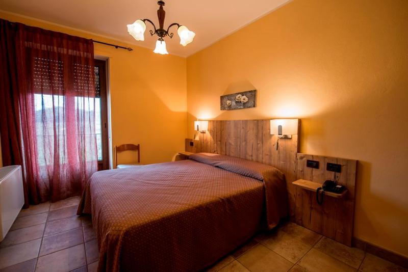 Ristorante Albergo Da Maurizio Cravanzana Экстерьер фото