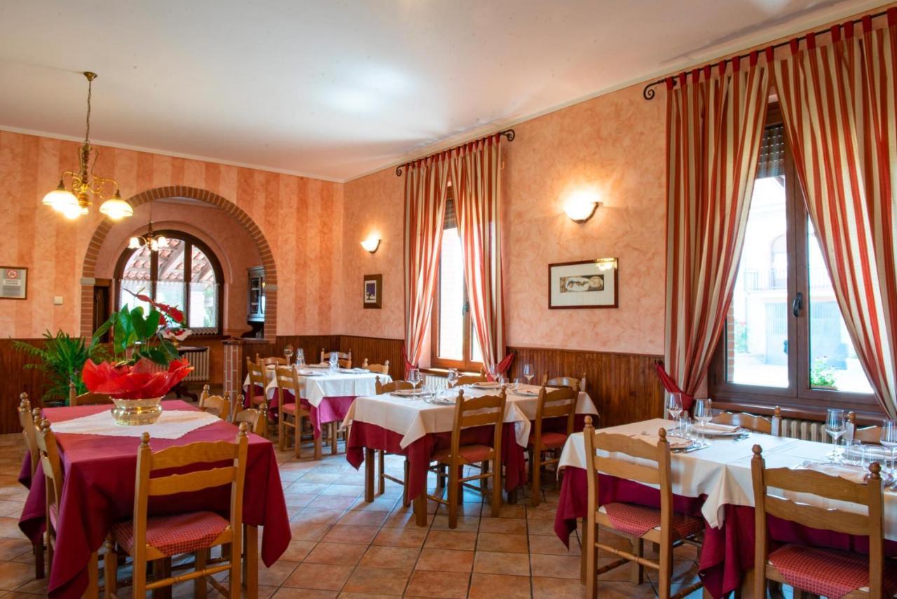 Ristorante Albergo Da Maurizio Cravanzana Экстерьер фото
